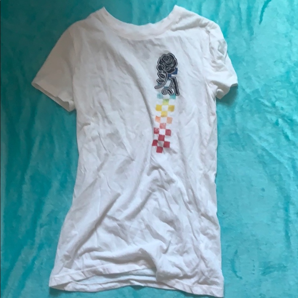 Women’s Medium Graphic Tee